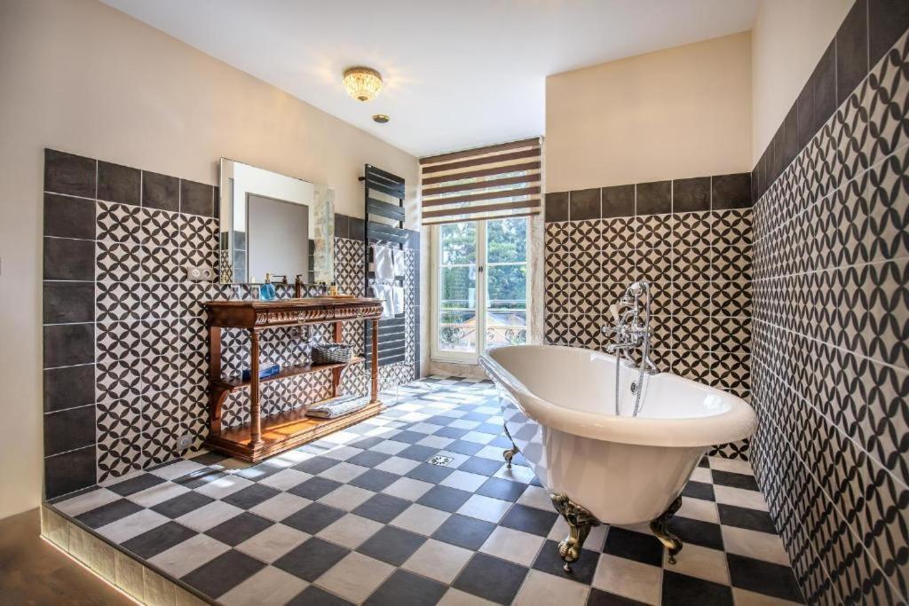 Hotel Le Terminus Tournus Zewnętrze zdjęcie